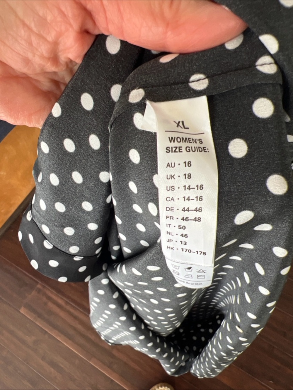 Women’s Lilysilk Beautiful Black White Polka Dot 100% Mulberry Silk Blouse XL - Picture 10 of 11